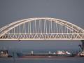 "Істерична евакуація": окупаційна влада хоче забезпечити "елітний коридор" на Кримському мосту