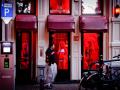 В Амстердаме хотят замуровать окна со "жрицами любви"