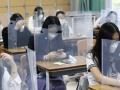Маски и дезинфекция рук: в Южной Корее открылись школы