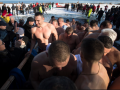 Виталий Кличко и 30 украинских мэров вместе нырнули в Днепр на Крещение