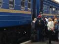 Из поезда Киев-Мариуполь эвакуировали более 700 человек в поисках бомбы