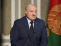 "Потрібно роздягатися, напружуватися і працювати": Лукашенко знайшов "оригінальний" вихід зі світової кризи