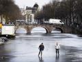 В Амстердаме впервые за шесть лет замерзли каналы 