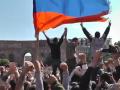 В Армении массово празднуют отставку Саргсяна 