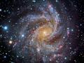 Hubble сфотографировал удивительную галактику «Фейерверк»