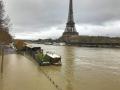 Из-за наводнения в Париже эвакуировали около тысячи человек