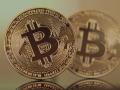 Инвесторы массово меняют Bitcoin на золото