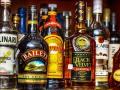 Росія контрабандою завозить елітний алкоголь до країни, попри санкції, - Bloomberg
