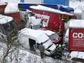 Более 30 автомобилей столкнулись из-за снегопада в Чехии