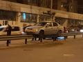 Эпическое ДТП в Киеве: Opel Astra проехал по отбойнику 80 метров