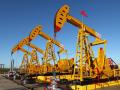 Нефть продолжает дешеветь: Brent торгуется около $52, WTI - $49 за баррель