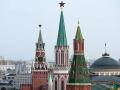 Не довіряють ППО? Бюджетників змушують шукати дрони в небі Москви
