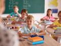 Польща буде стежити, чи ходять українські діти до школи
