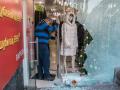 В центре Киева из магазина украли 40 шуб