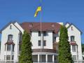 Посольство України в Молдові пообіцяло "рішучу реакцію" на інциденти з прапорами