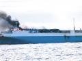 У Японському морі згоріло російське судно з 570 авто на борту: японці гасити відмовилися