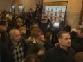 В Киеве протестующие ворвались в мэрию и напали на охрану