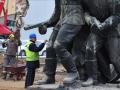 Дуда подписал закон о демонтаже до 31 марта коммунистических памятников в Польше