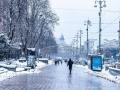 Сніг та "крижаний" дощ: грудень з перших днів принесе з собою зимову погоду в Україну
