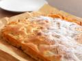 Рецепт, який шукають всі: найпростіший і найсмачніший яблучний пиріг