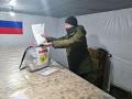 Росіяни зганяють військових на "вибори президента" в окупації, - ЦНС