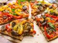 Піца без тіста на м'ясній основі: низькокалорійна, смачна, з'їдається в першу чергу