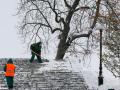 У середу Україну охоплять сильні дощі та снігопади
