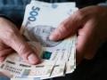 Скільки потрібно заробляти, щоб вистачило на життя в Україні: думка фінансової експертки