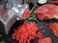 Суттєво дорожчає м’ясо: які продукти натомість дешевшають