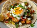 Ресторанний сніданок за 7 хвилин: рецепт яєчні з цукіні і фетою, що закохає з першого шматочка