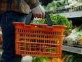 Ціни на продукти в Україні стали вищими, ніж у Європі: чому так сталося