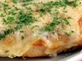 Куряче філе у хрумкій сирній скоринці: рецепт смачної страви