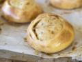 Сирні булочки з песто: рецепт італійської випічки