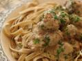 Паста з мітболами у соусі: рецепт страви, яка закохує з першого шматочку