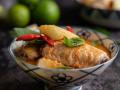 Курячі крильця з винною підливою: цікавий рецепт