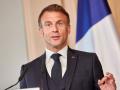 Макрон радить французам не обирати до парламенту ультралівих та ультраправих, - AP
