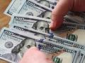 Долар подешевшав: чи варто купувати зараз та чи зростатиме курс