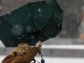 Снігопади та сильний вітер. Синоптики попередили про "сюрпризи" погоди в Україні 26 листопада
