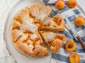 Рецепт шарлотки з абрикосами