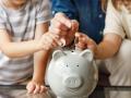 Вчимо дітей правильно поводитися з грошима: експертка назвала 6 головних помилок батьків
