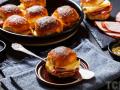 Гарячі слайдери з шинкою та сиром: рецепт оригінальних бутербродів