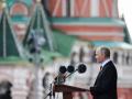 Парад з підтекстом: Путін прикриває провали на фронті шоу в Москві — NYT