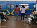 Київський метрополітен планує заходи від падіння пасажирів на колії: деталі