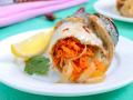 Рибні рулетики з овочами в духовці: рецепт ефектного гарячого