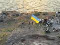 Українські бійці встановили прапор України на острові Зміїний