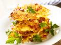 Картопляні деруни з шинкою та сиром: цікавий рецепт