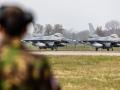 Демократи закликали Пентагон навчити більше українських пілотів на F-16, - Politico