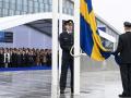 Прапор Швеції підняли біля штаб-квартири НАТО у Брюсселі