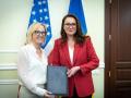 Угода про надра. Україна і США підписали ключові документи