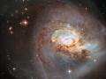 В яркой галактике нашли слишком много темной материи 